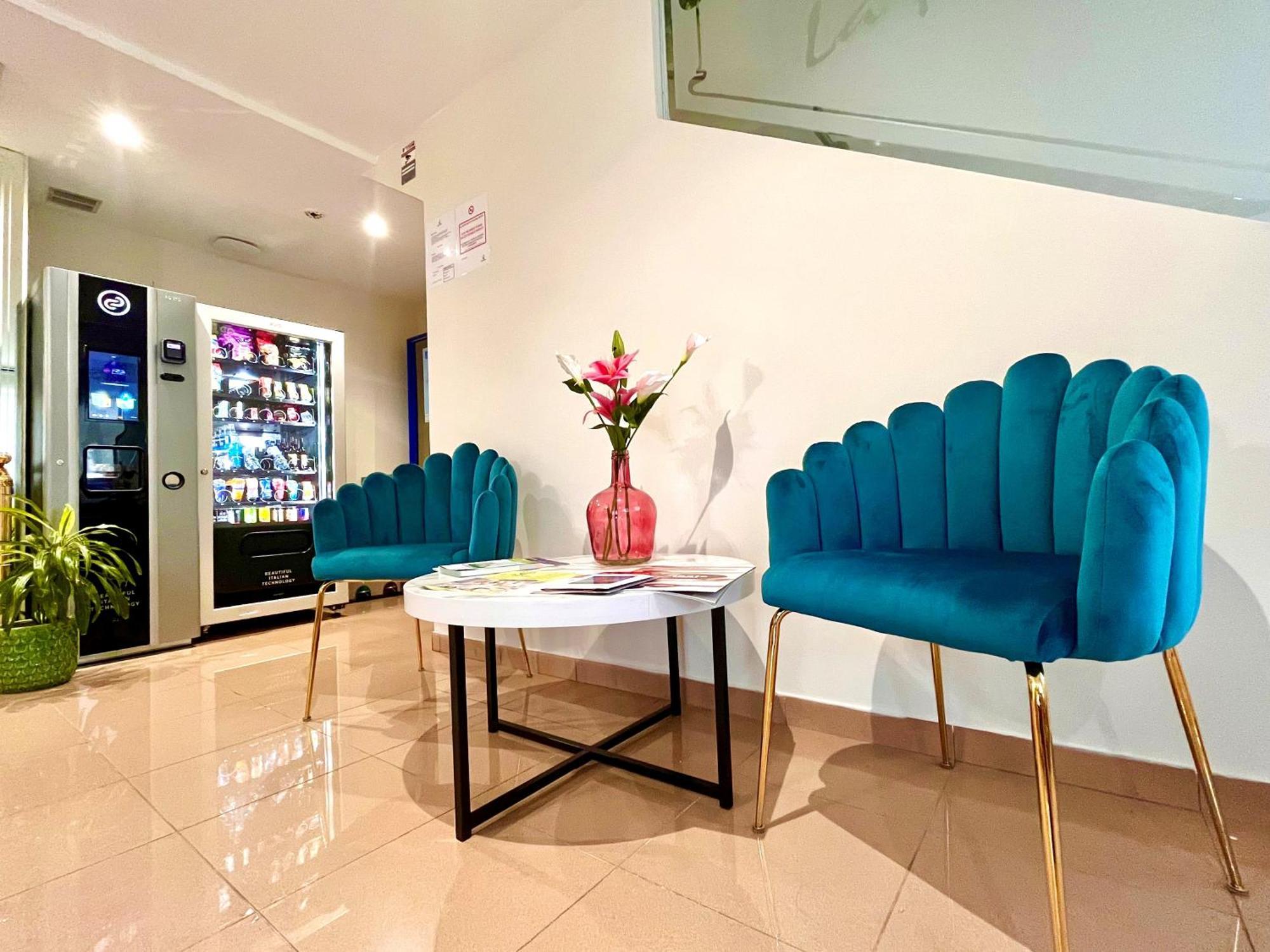 Hostal La Poetisa - Auto Check-In คุลเยเรโด ภายนอก รูปภาพ