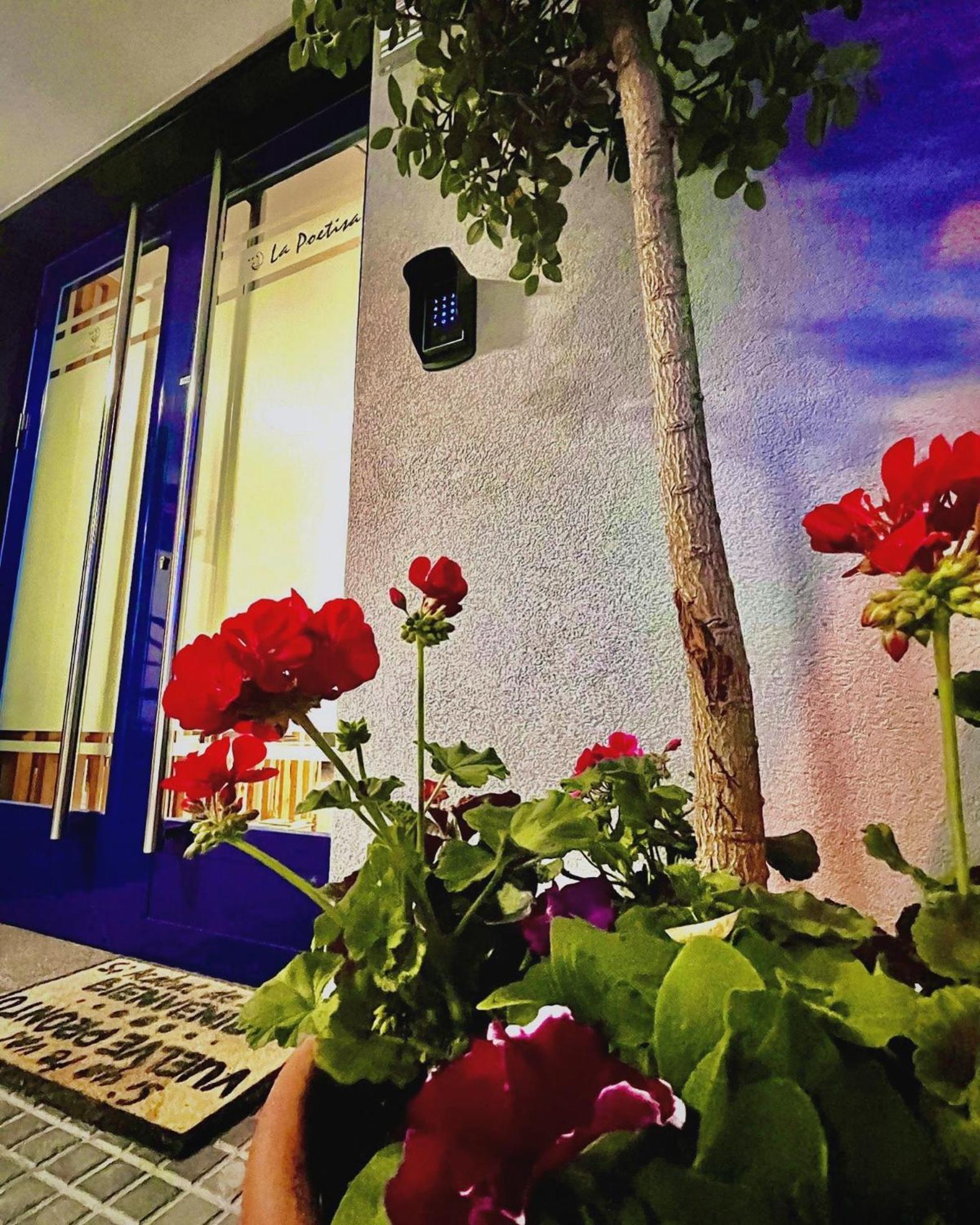 Hostal La Poetisa - Auto Check-In คุลเยเรโด ภายนอก รูปภาพ